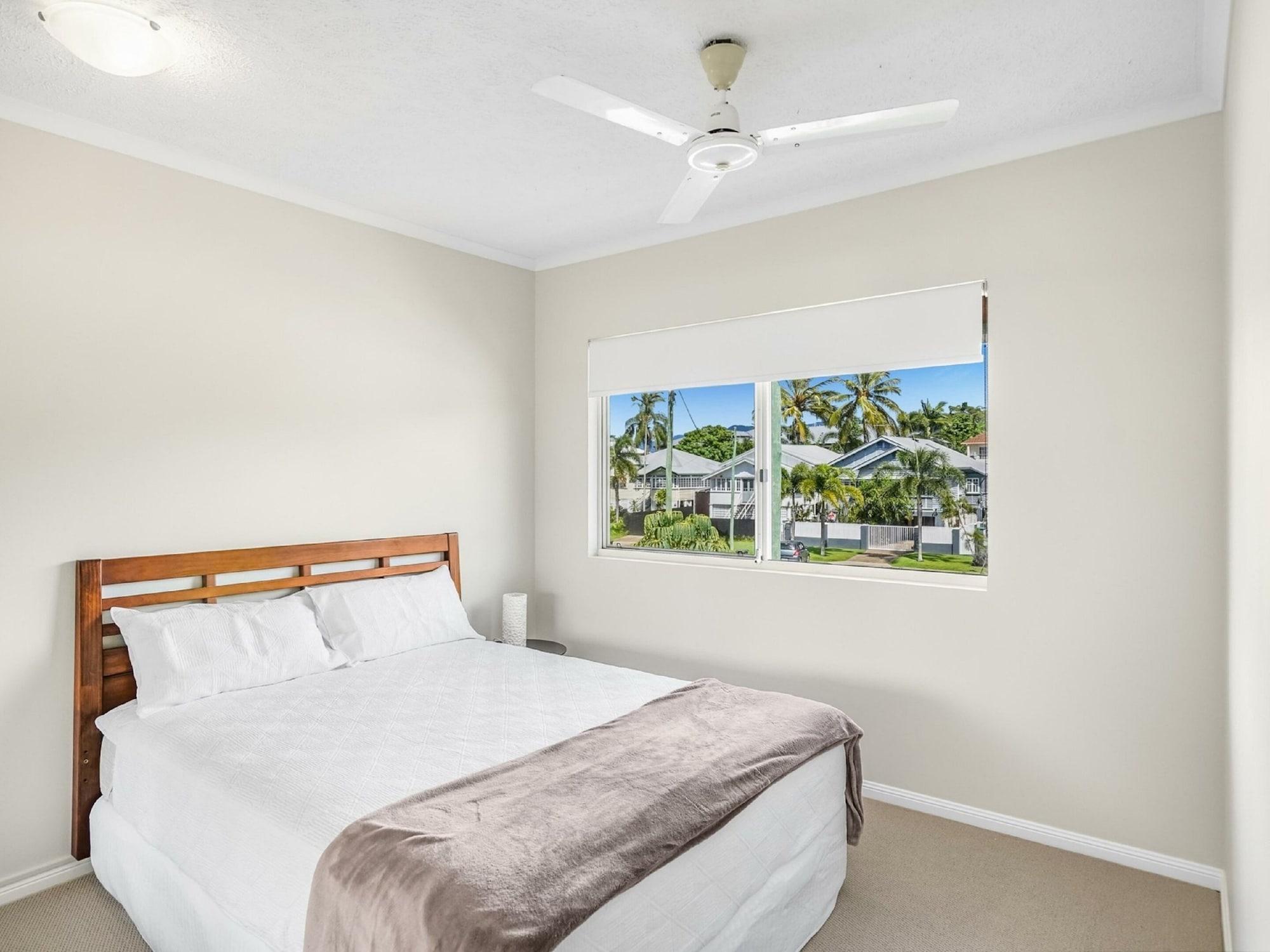 North Cove Waterfront Suites Cairns Bagian luar foto